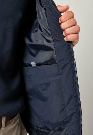 Зимняя куртка