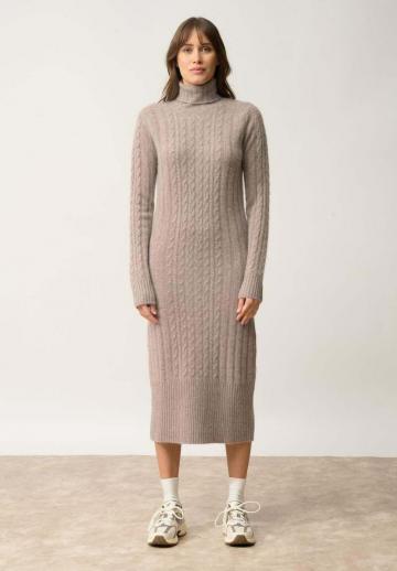 Вязаное платье