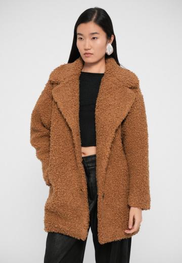 Короткое пальто