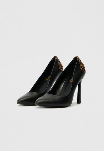Туфли на высоком каблуке