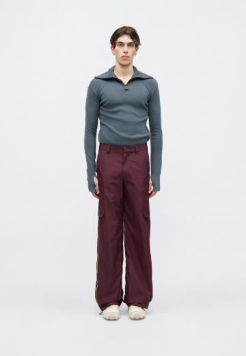 Брюки с накладными карманами