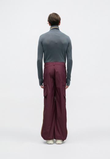 Брюки с накладными карманами