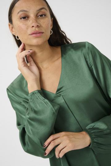 Атласная блузка
