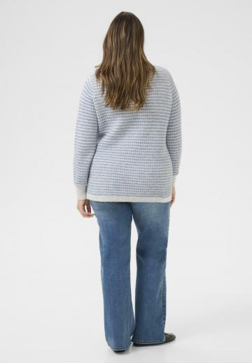 Пуловер в полоску