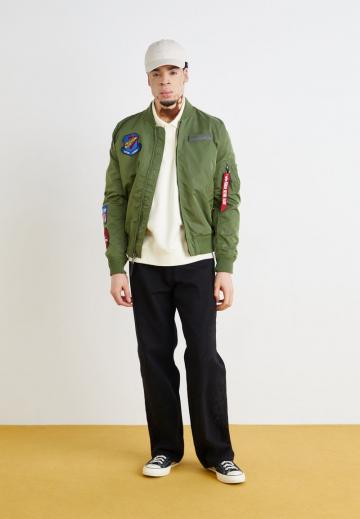 Куртка бомбер