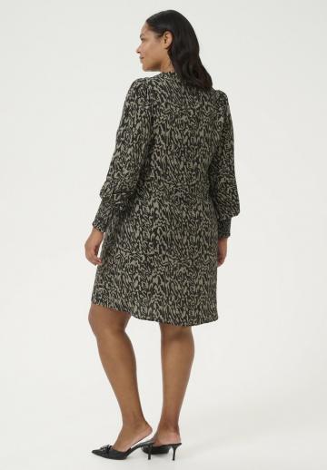 Вязаное платье