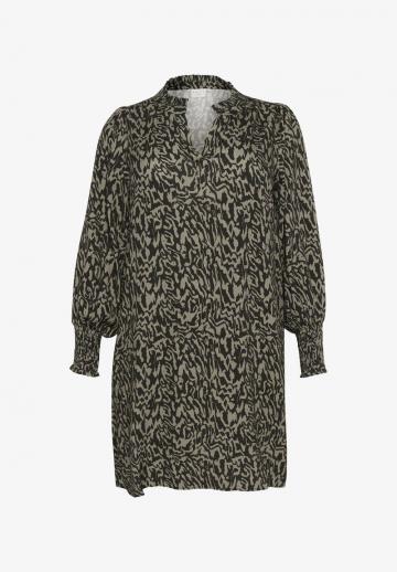 Вязаное платье