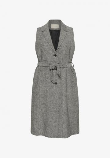 Длинный жилет