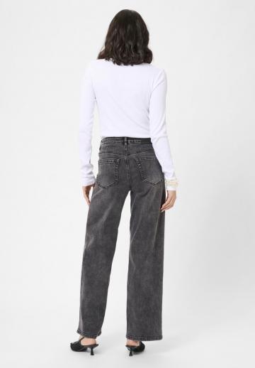 Клешеные джинсы