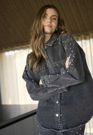 Джинсовая куртка