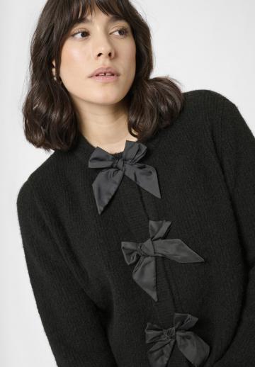 Вязаный жилет