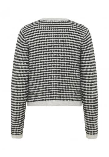 Жаккардовая вязаная кофта