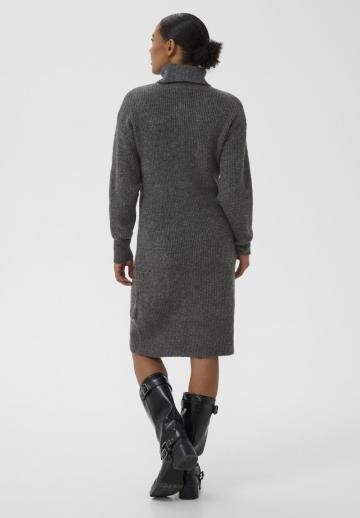 Вязаное платье