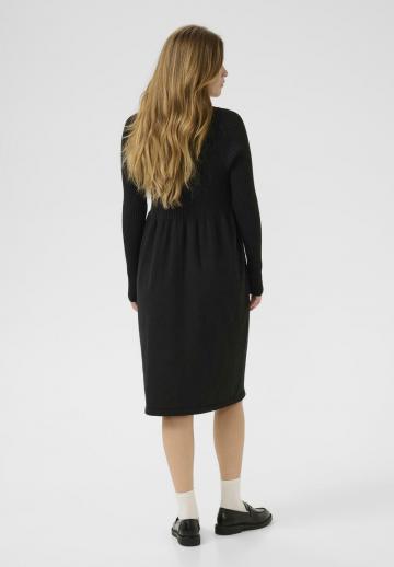 Вязаное платье