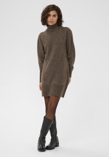 Вязаное платье