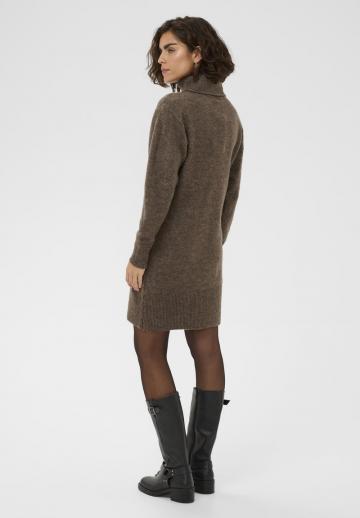 Вязаное платье