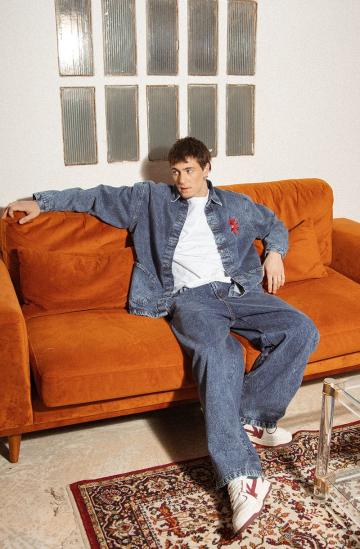 Свободные джинсы