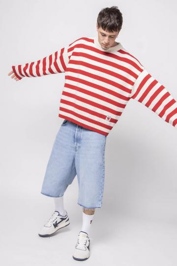 Пуловер в полоску