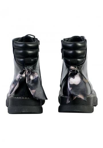 Ботинки на шнуровке