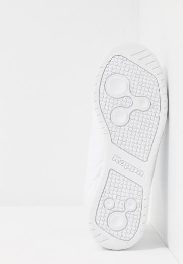 Тренировочные кроссовки