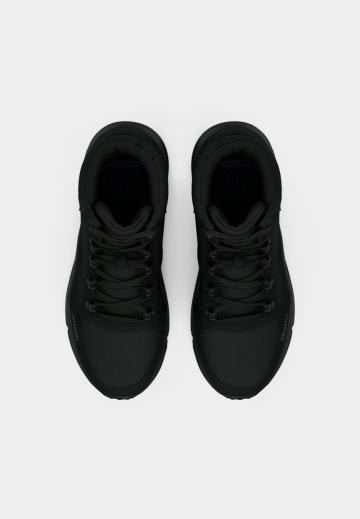 Тренировочные кроссовки