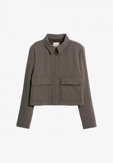 Куртка с накладнымит карманами