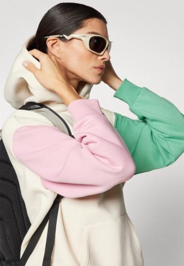 Спортивная толстовка