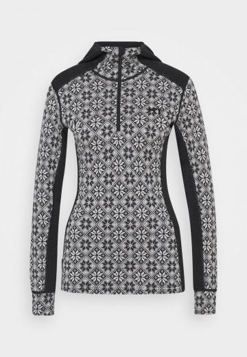 Пуловер с капюшоном