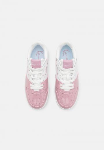 Гандбольные кроссовки