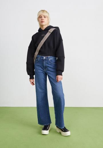 Пуловер с капюшоном