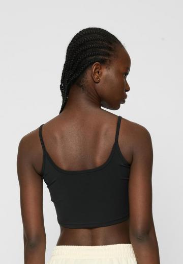 Топ на бретельках