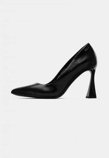 Туфли на высоком каблуке