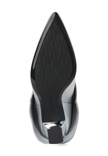 Полусапожки на высоком каблуке