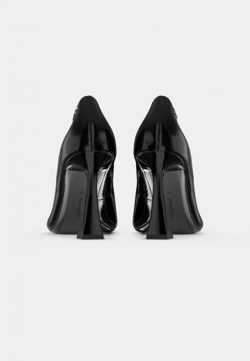 Туфли на высоком каблуке