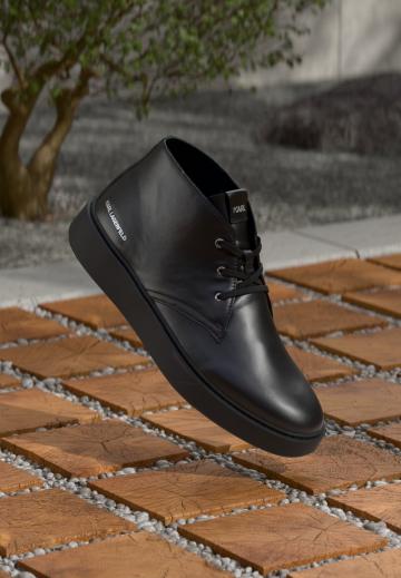 Ботинки на шнуровке