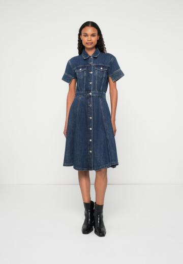 Джинсовое платье