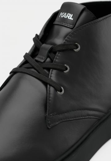 Ботинки на шнуровке