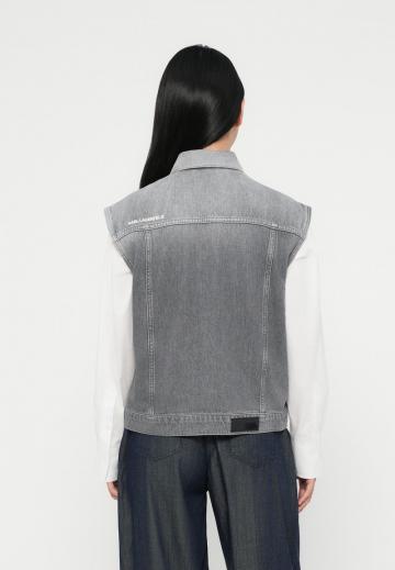 Джинсовая жилетка