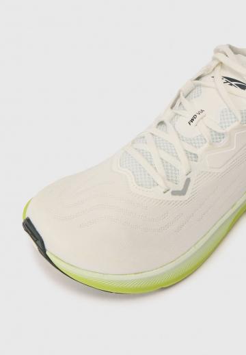 Беговые кроссовки