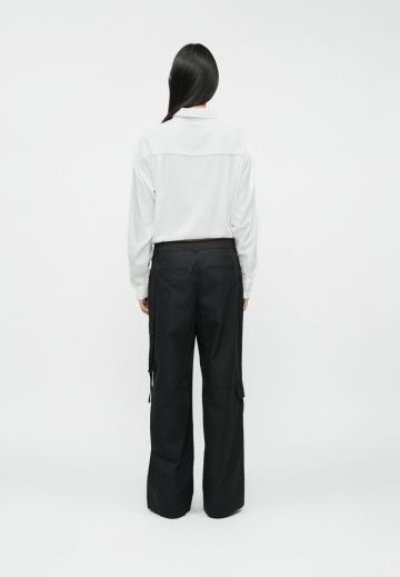 Брюки с накладными карманами