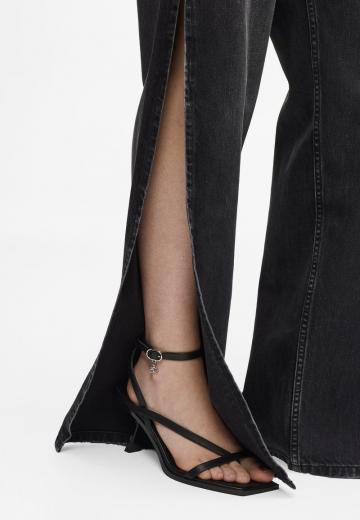 Клешеные джинсы