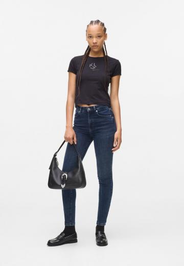 Узкие джинсы