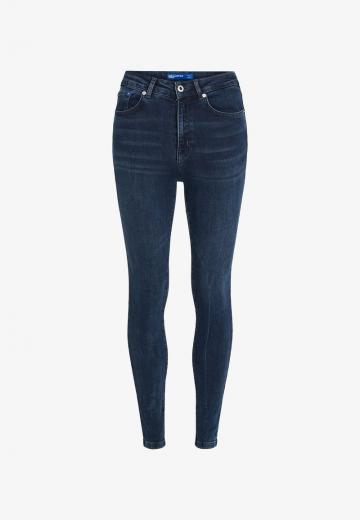 Узкие джинсы