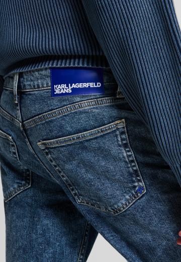 Узкие джинсы