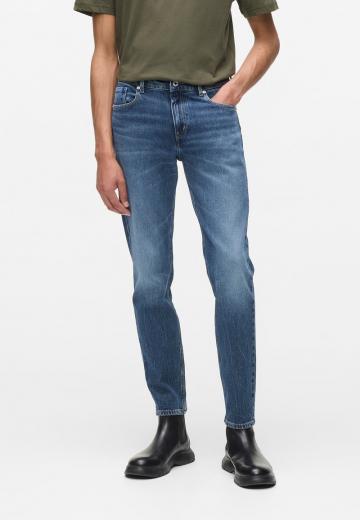 Узкие джинсы