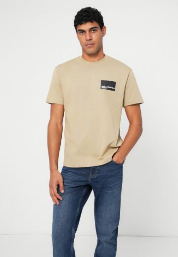 Узкие джинсы