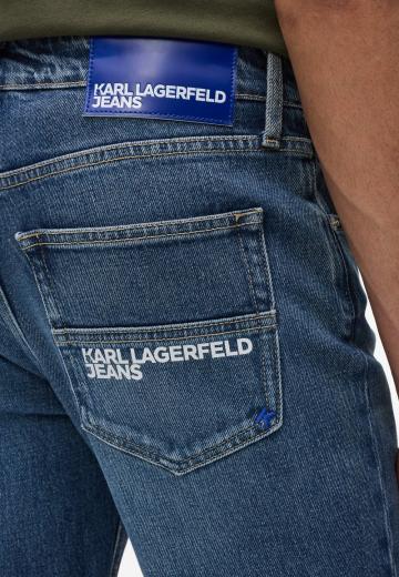 Узкие джинсы