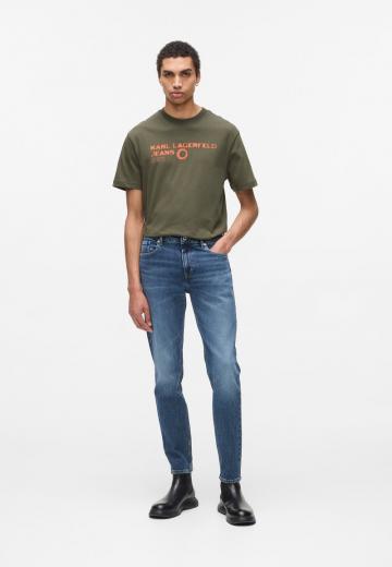 Узкие джинсы