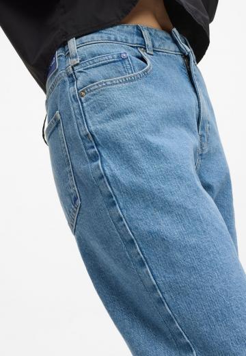 Прямые джинсы