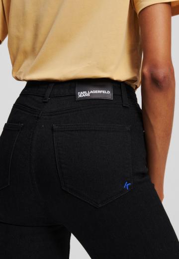 Узкие джинсы